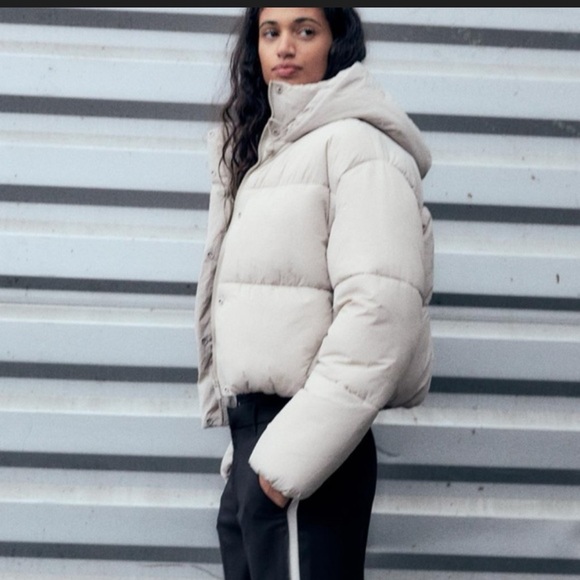Zara Women's Light Beige Puffer Jacket with hood NWT - Picture 2 of 16